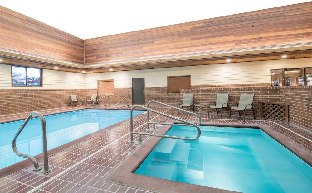 Baymont By Wyndham Spearfish Hotel Exterior foto