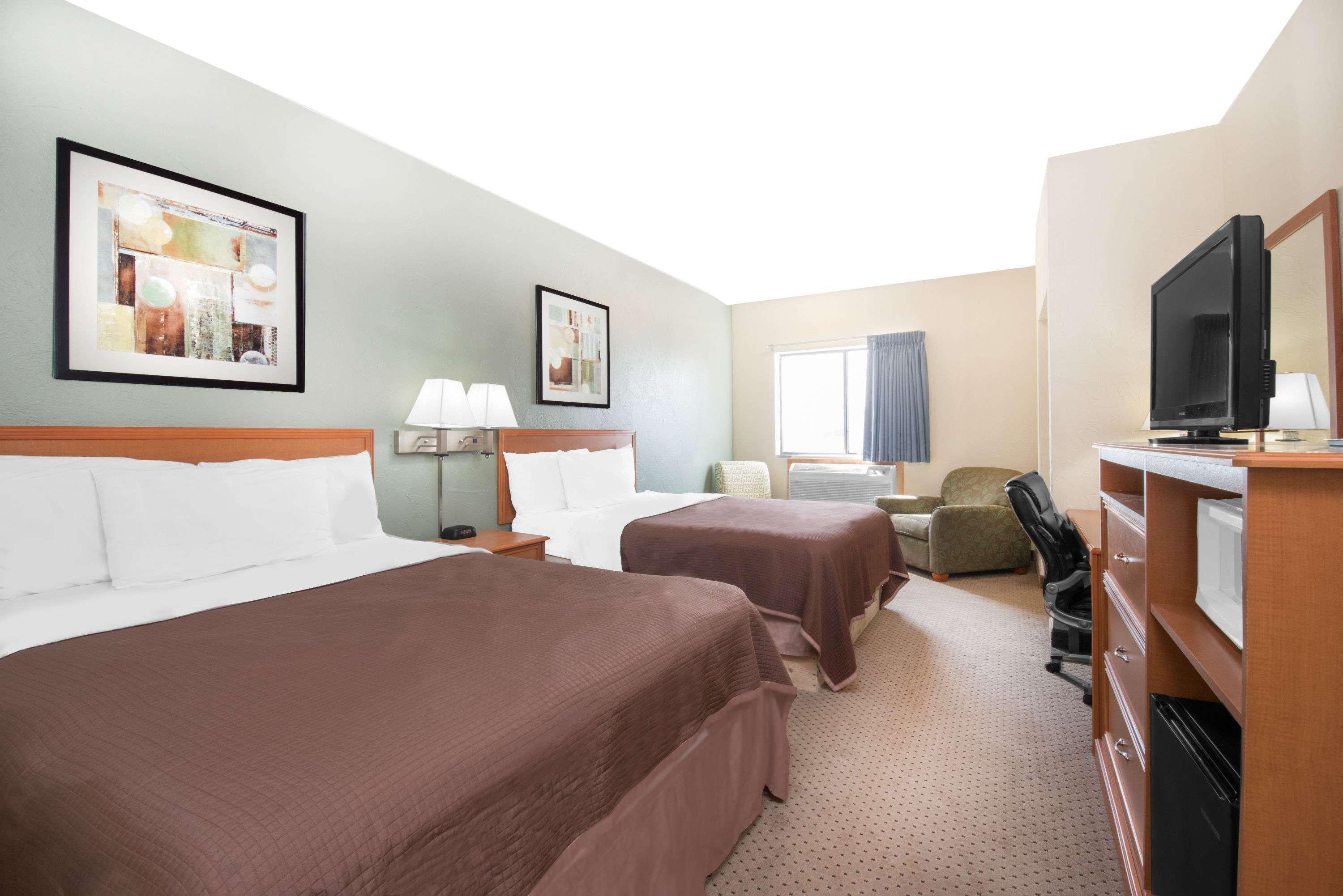 Baymont By Wyndham Spearfish Hotel Exterior foto