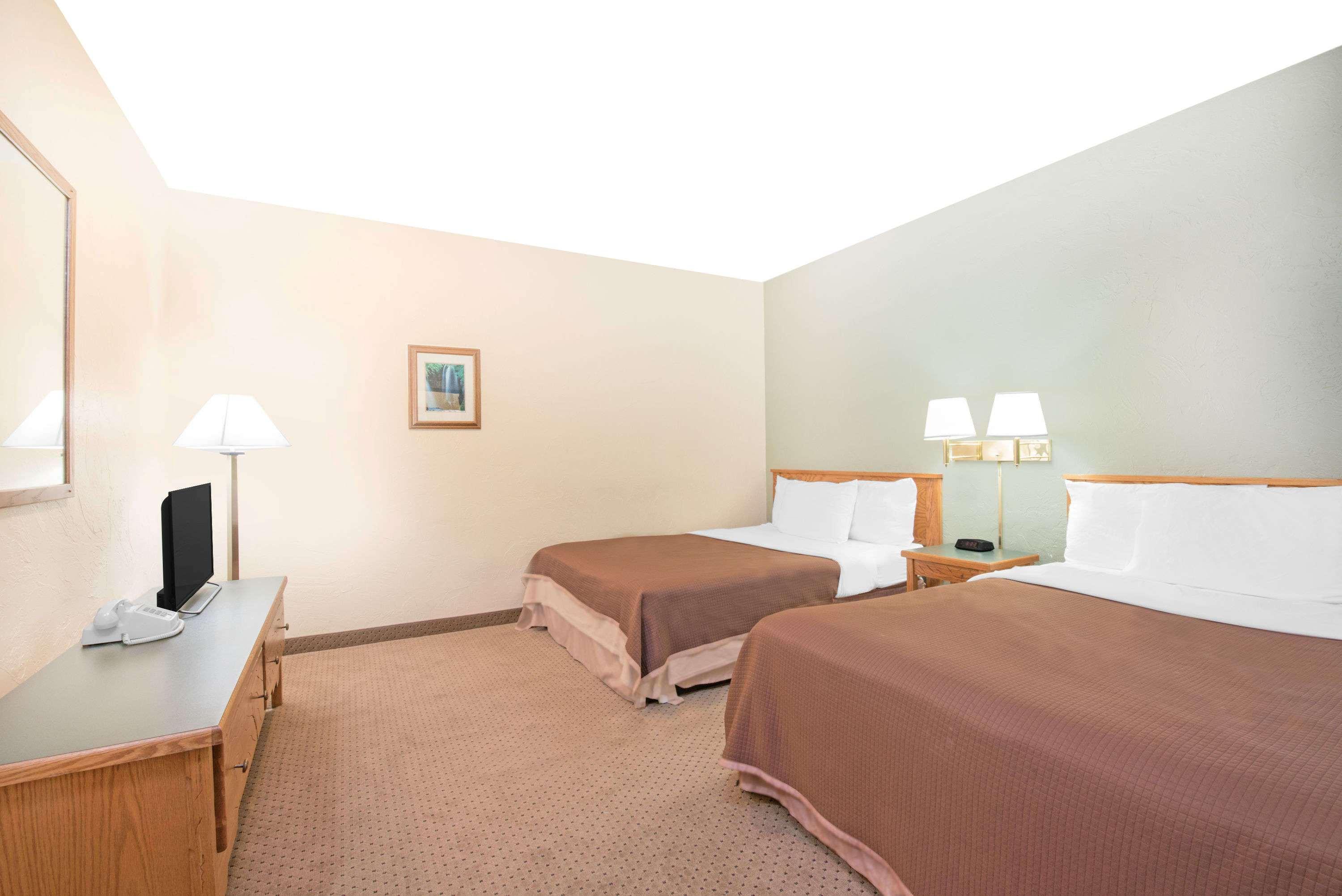Baymont By Wyndham Spearfish Hotel Exterior foto