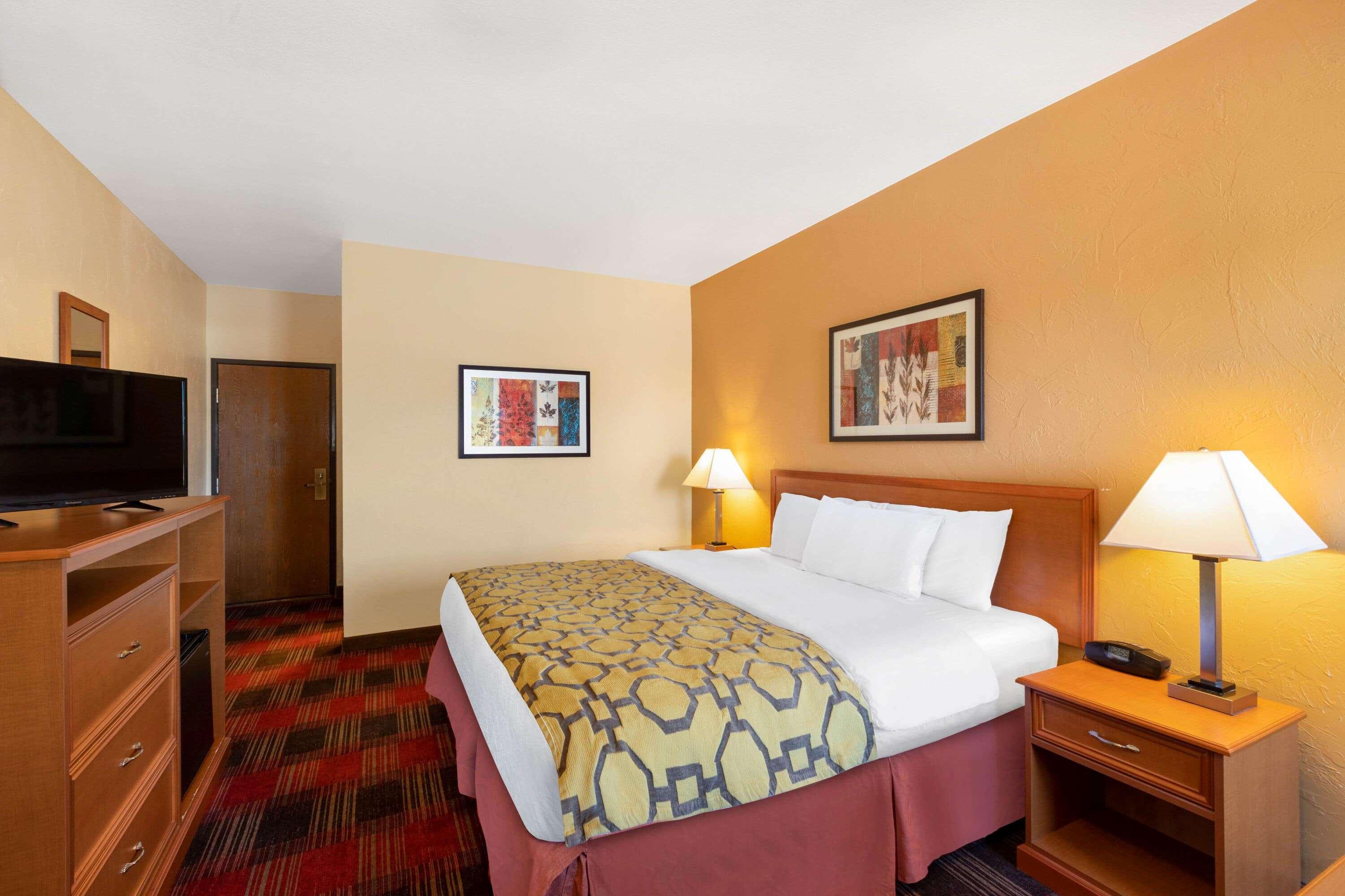 Baymont By Wyndham Spearfish Hotel Exterior foto